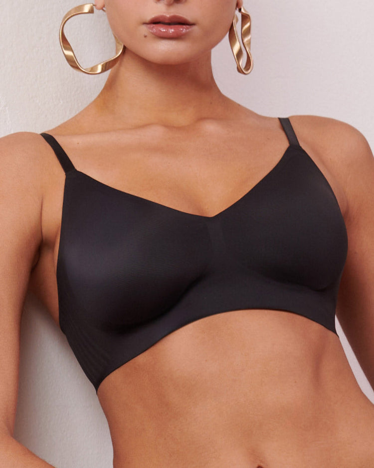 Black Relief Bra